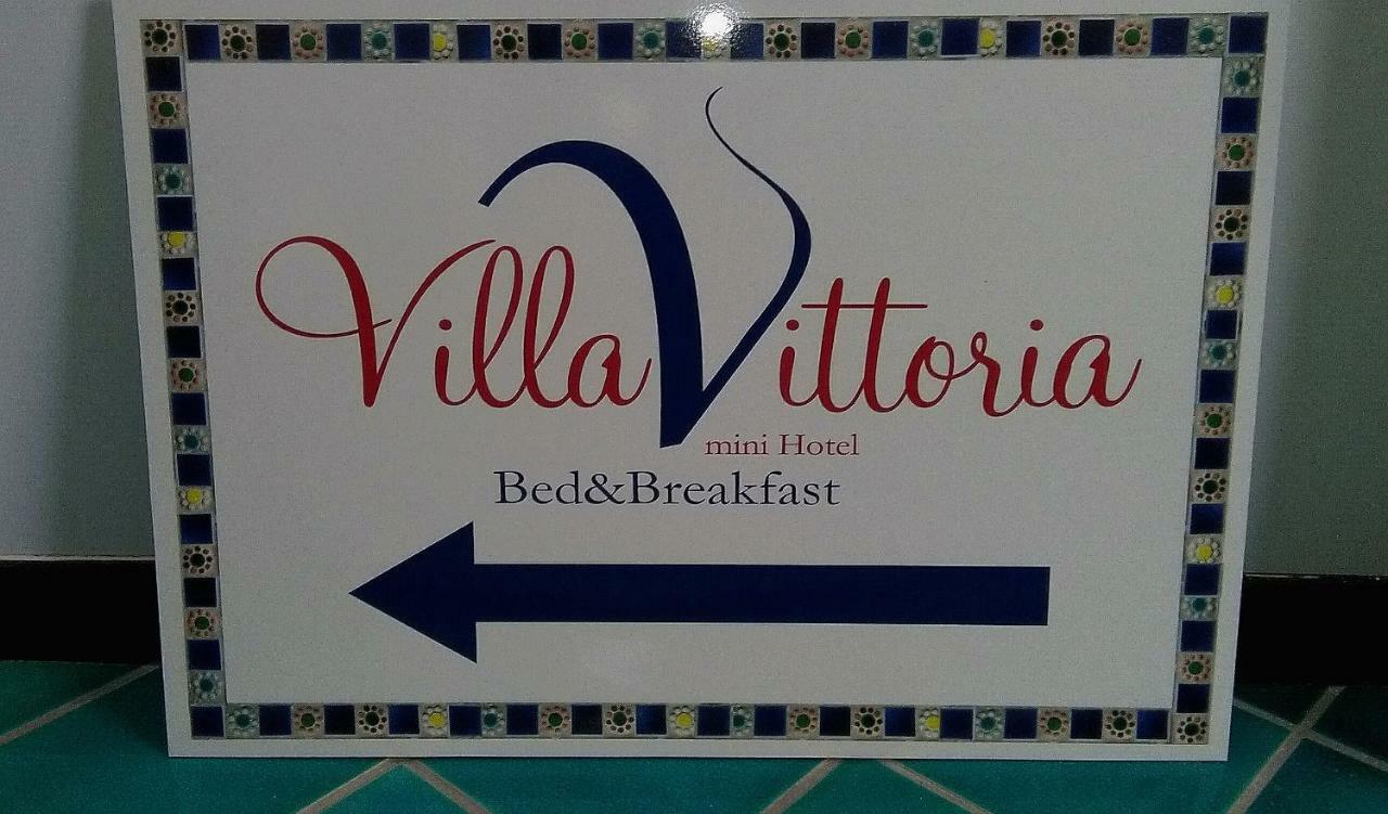 סלרנו Villa Vittoria Mini Hotel מראה חיצוני תמונה